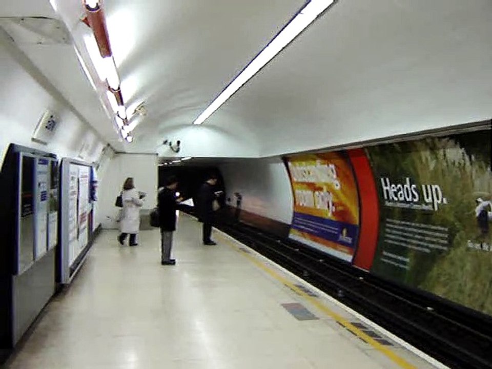 Train arriving at Bank