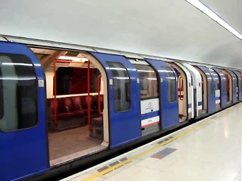 Train departing Bank