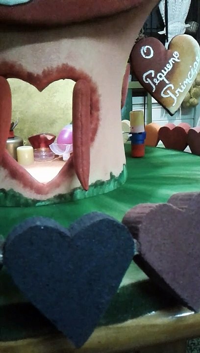 O Pequeno Príncipe e o Asteroide do Amor Infinito (asteroide 8)