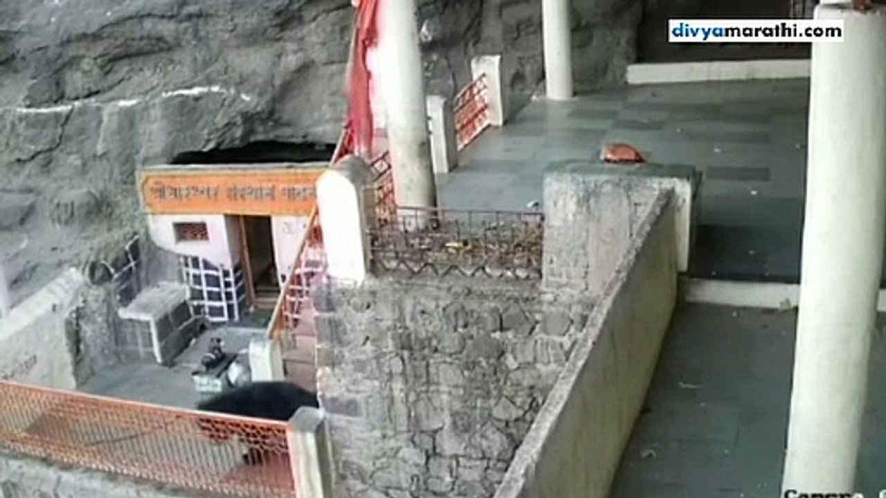 जोगेश्वरी... डोंगराच्या कुशीत मंदिरासह लेणी