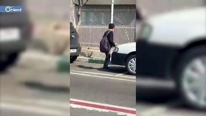 شاهد طفل يغمى عليه وسط طهران يشتبه بإصابته بفيروس كورونا