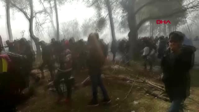 Edirne-yunan güvenlik güçleri tampon bölgede göçmenlere müdahale ediyor