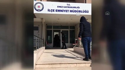 Kendisini 'göçmen kaçakçısı' olarak tanıtan kişi gözaltına alındı - EDİRNE