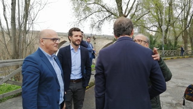 Casado, Rajoy y Feijóo llegan a un acto en Orense
