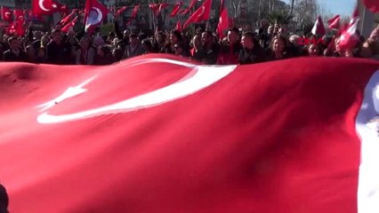 Çanakkale'de şehitler için bayrak yürüyüşü