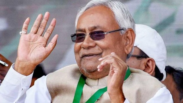 Nitish Kumar's return gift to PM Modi, watch video