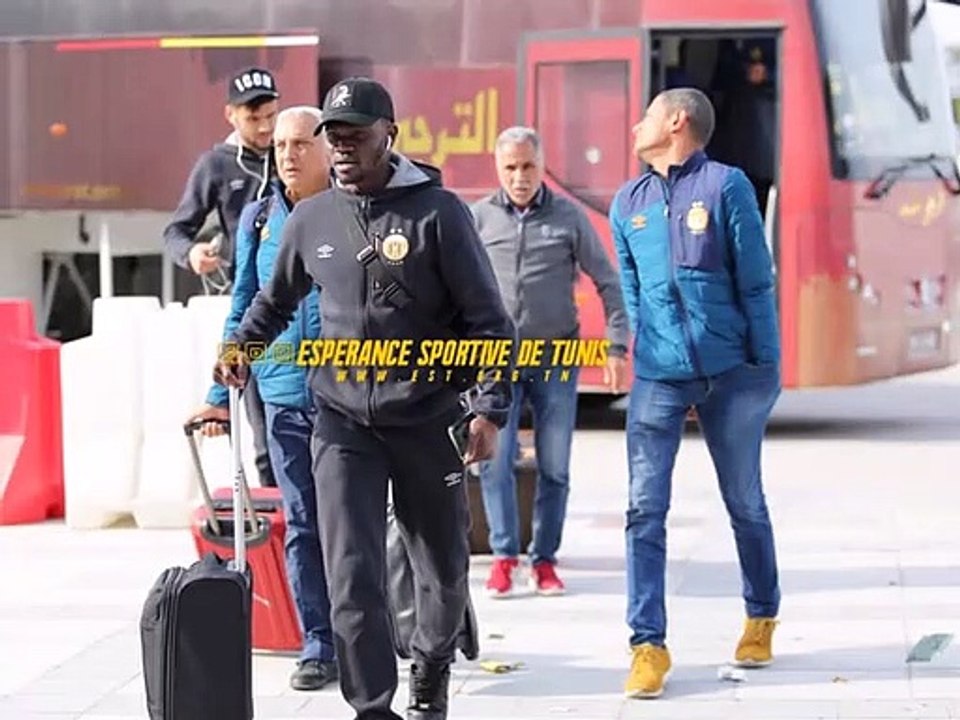 الترجي الرياضي التونسي في مطار تونس قرطاج إستعدادا للسفر إلى القاهرة Espérance Sportive de Tunis