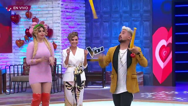 ¡Saac nos demostró lo bueno que es haciendo malabares! | Enamorándonos