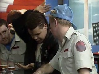 Enano Rojo - 1x01 - El Fin