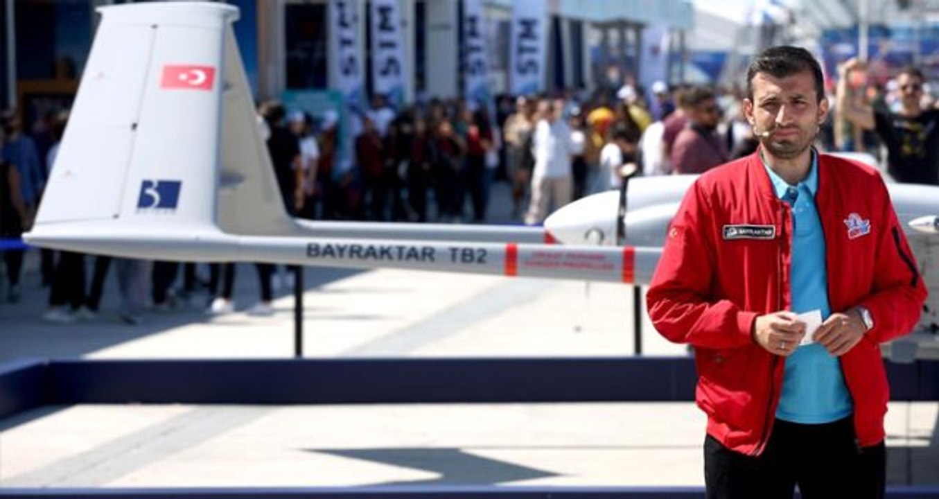 Portekizli siyaset bilimci Bruno Maçaes'ten Selçuk Bayraktar'a övgü dolu sözler: Ortadoğu'nun kaderini değiştiren adam