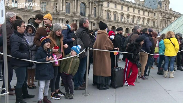 Лувр закрыт на обсуждение коронавируса