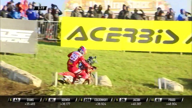 Jeremy Seewer vs Glenn Coldenhoff battle - MXGP of Great Britain Race 2