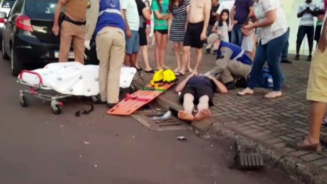 Forte colisão entre Fiesta e Civic é registrada no Coqueiral; um dos veículos invadiu uma empresa
