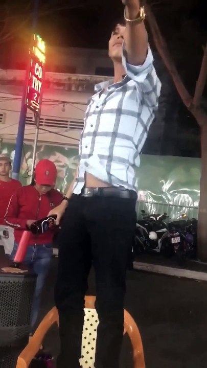 Wonderful street magician