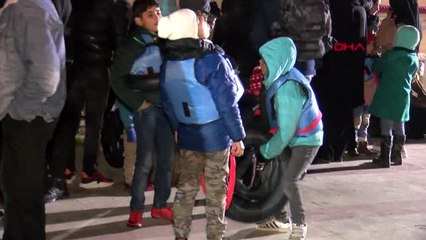 İzmir çeşme açıklarında düzensiz göçmenleri sahil güvenlik ekipleri kurtardı