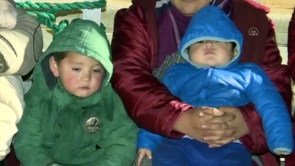 Sahil Güvenlik ekipleri, Çeşme açıklarında 136 düzensiz göçmeni kurtardı - İZMİR