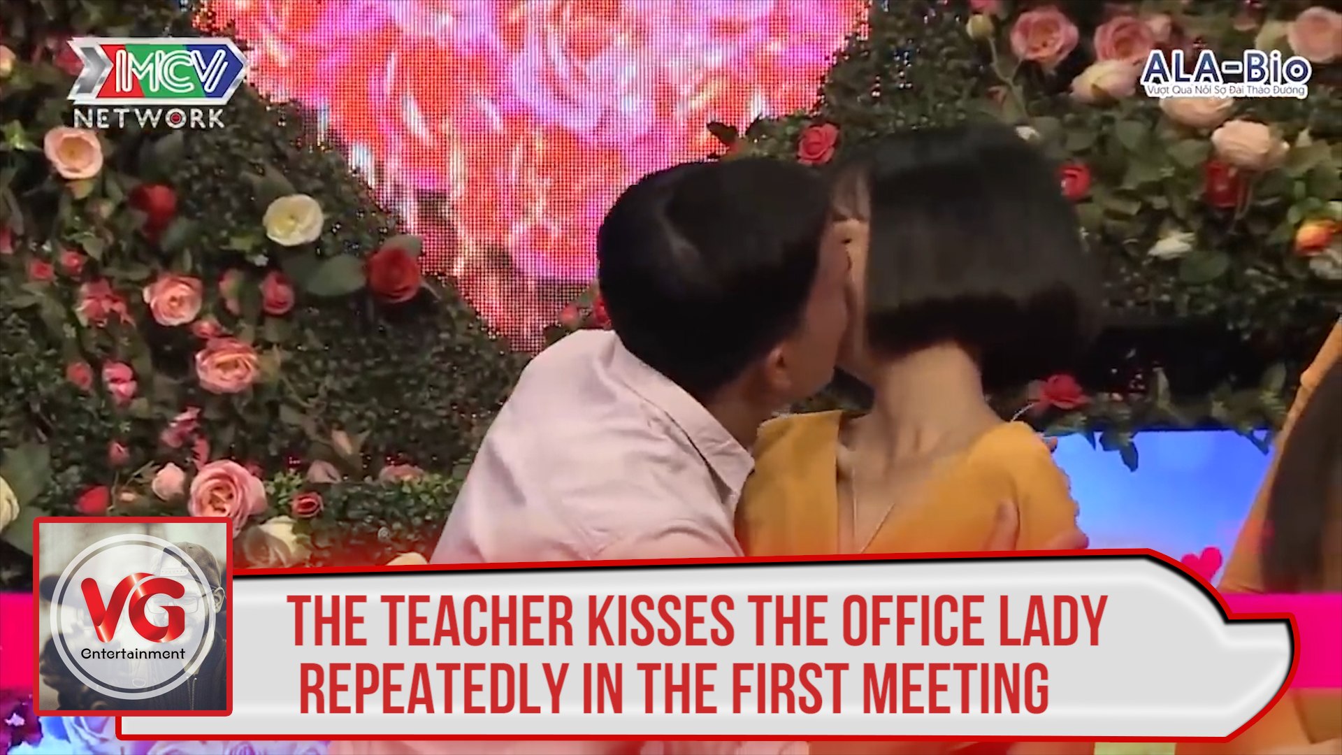 The teacher kisses the office lady repeatedly in the first meeting - video  Dailymotion