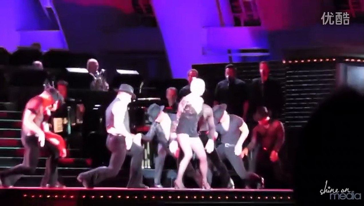 Ashlee Simpson - Roxie "CHICAGO" (Live 2013 Full Video)