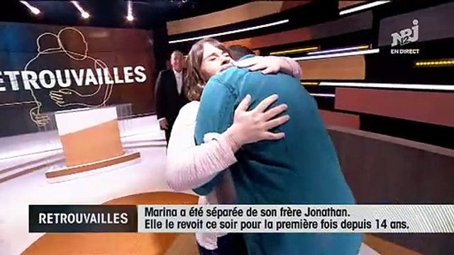 Les larmes hier soir de la jeune Marina qui retrouve son frère qu'elle n'a pas vu depuis 14 ans en direct dans Retrouvailles sur NRJ12