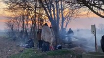 Sınırı geçmek isteyen göçmenlerin Edirne'ye gelişi sürüyor (1)