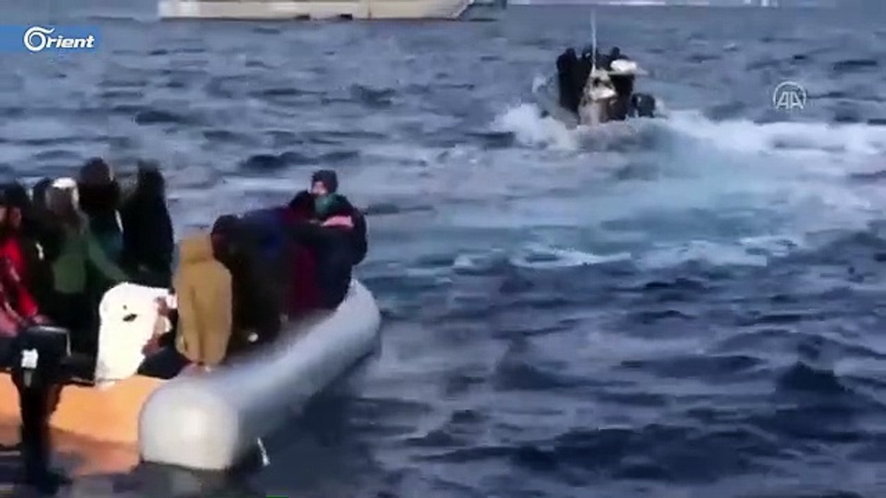 خفر السواحل اليوناني يمنع زوارق المهاجرين من ال...