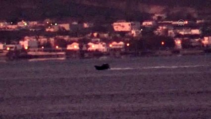 Yunan güvenlik güçleri, düzensiz göçmen botlarını zorla geri döndürdü