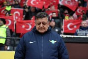 Bazı Fenerbahçe taraftarları, Ersun Yanal sonrası göreve Yılmaz Vural'ın getirilmesini istedi