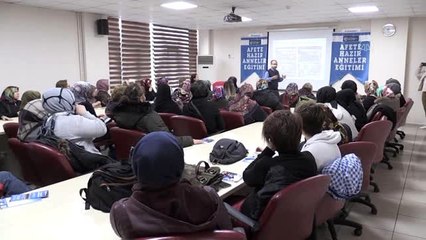 Kocaeli'de anneler afetlere hazırlıklı olmak için eğitim alıyor