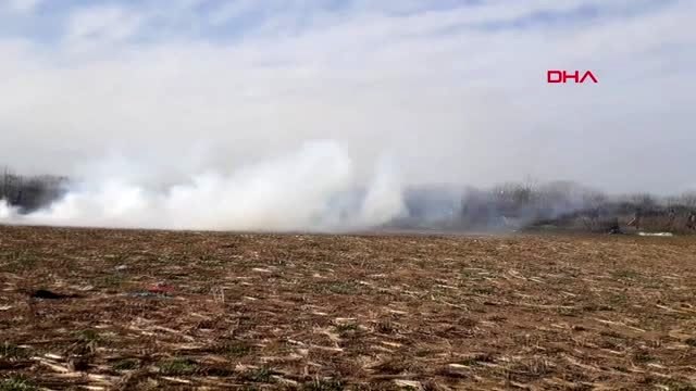 Edirne-yunan güvenlik güçleri tampon bölgedeki göçmenlere biber gazıyla müdahale ediyor -3