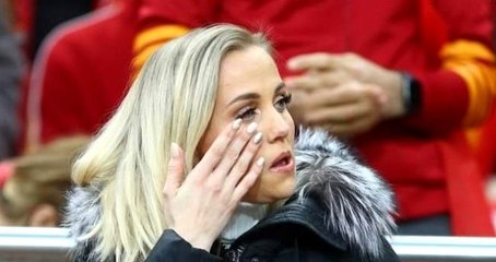 Galatasaray-Gençlerbirliği maçında şehitlerimiz anılırken, Linnes'in eşi gözyaşlarını tutamadı