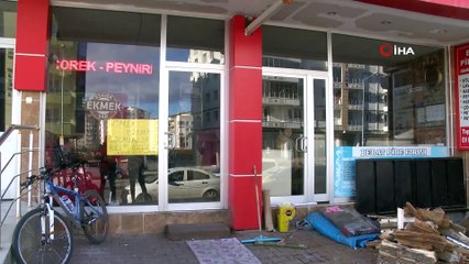 Avrupa'ya Gitmek İsteyen Mülteciler İçin Askıda Bilet Kampanyası Başlattı