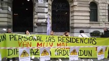 Trabajadoras de limpieza de residencias de Bizkaia protestan ante Diputación