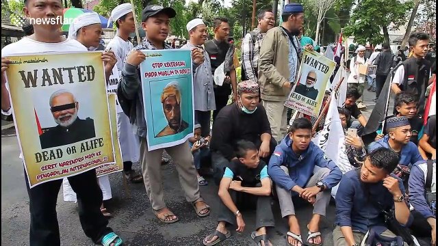 Indonesian protesters gather outside Indian embassy to condemn violence against Muslims