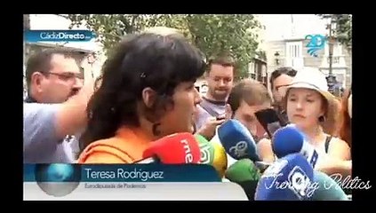 Iglesias se come sus promesas: "Sería de vergüenza cobrar 8.000 € cuando la gente cobra el salario mínimo"