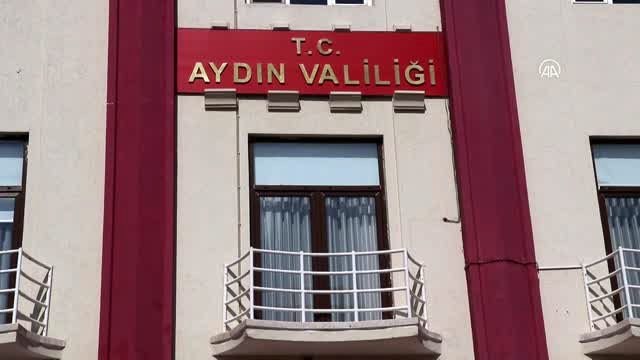 Vali Köşger, İstiklal Marşı okurken görüntüleri çekilen çocukları ağırladı - AYDIN