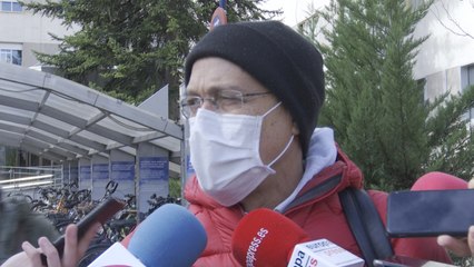 Paciente oncológico y su mujer llevan mascarilla por coronavirus