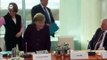 Coronavirus: Découvrez les images du ministre de l'Intérieur allemand qui refuse de serrer la main de la chancelière Angela Merkel