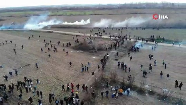 Yunan güvenlik güçlerinin sığınmacılara müdahalesinden çarpıcı görüntüler