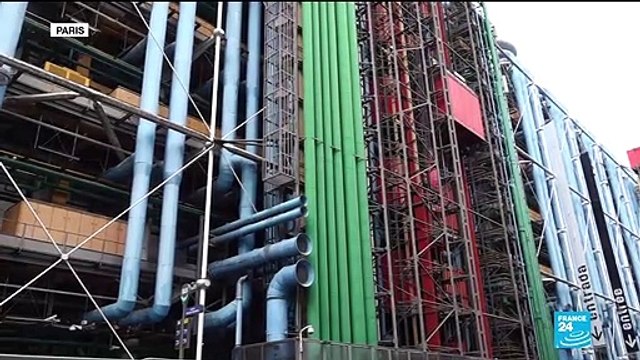 Coronavirus : les visiteurs du Centre Pompidou ne se laissent pas impressionner par l'épidémie