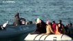 شاهد: خفر السواحل اليوناني يجبر قارب لاجئين على العودة من حيث أتى