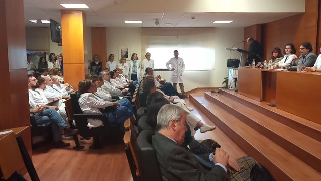 Consejero Sanidad se reúne con profesionales sanitarios sobre el coronavirus