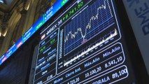 El Ibex 35 suma un 0,21 % y mantiene los 8.700 puntos