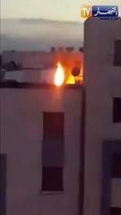 شاهد... حريق بحي 8000 مسكن بإحدى الشقق بالقليعة في تيبازة