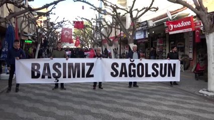 Şehitler için 500 metre türk bayrağı ile yürüdüler