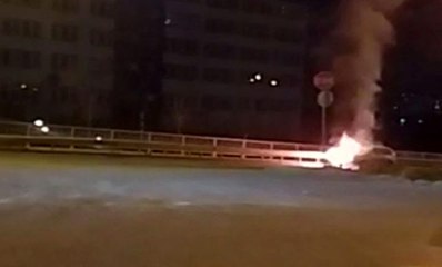 Kayaşehir'de araç alev alev yandı