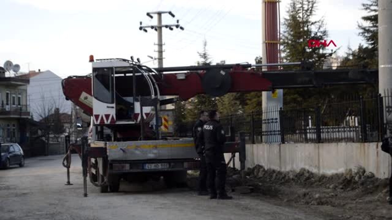 Kütahya elektrik direğinde arızayı giderirken akıma kapıldı