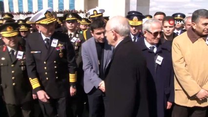 Bahçeli şehit cenazesinde Kılıçdaroğlu ile tokalaşmadı