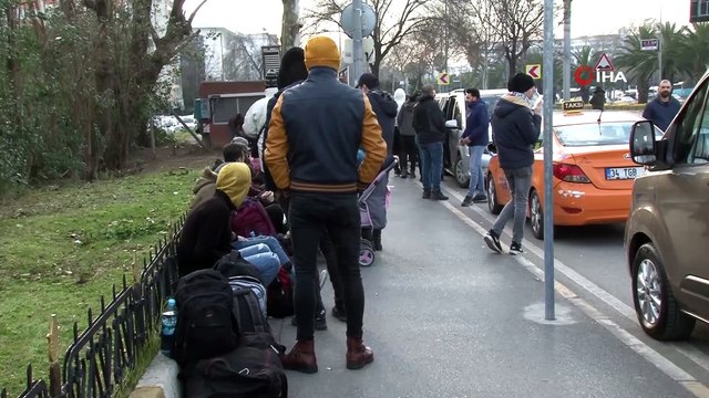 Göçmenler Vatan Caddesinden sınıra gitmeye devam ediyor