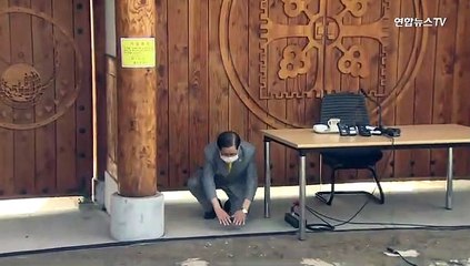 [현장] 박근혜 시계차고 나갈 땐 엄지척…이만희 기자회견 주요 장면