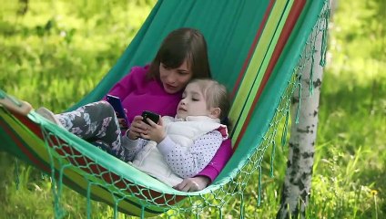 10 حالات طريفة توضح كيف غير الإنترنت حياتنا